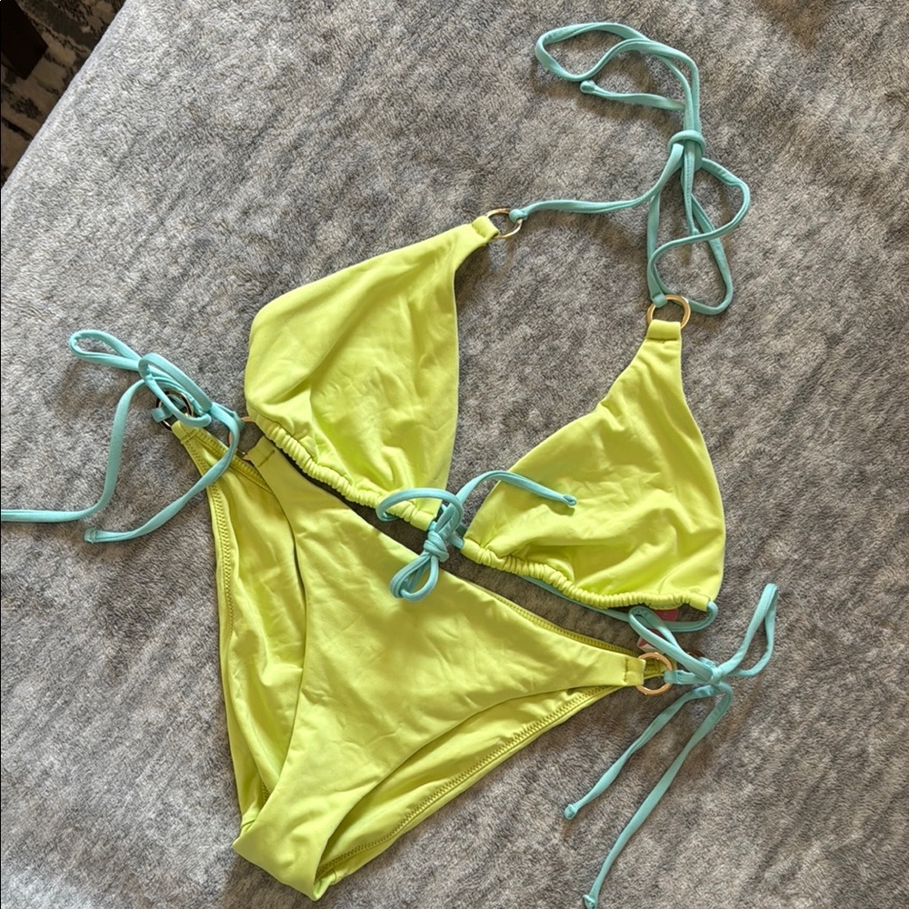 Victoria’s Secret Bikini Set